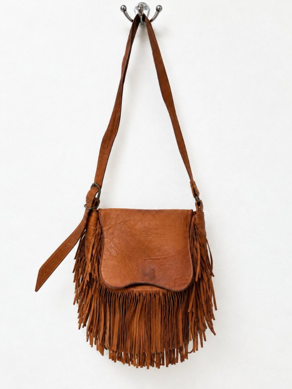 Hides in Hand Buffalo Leather Fringe Saddle Bag – Canadian Made